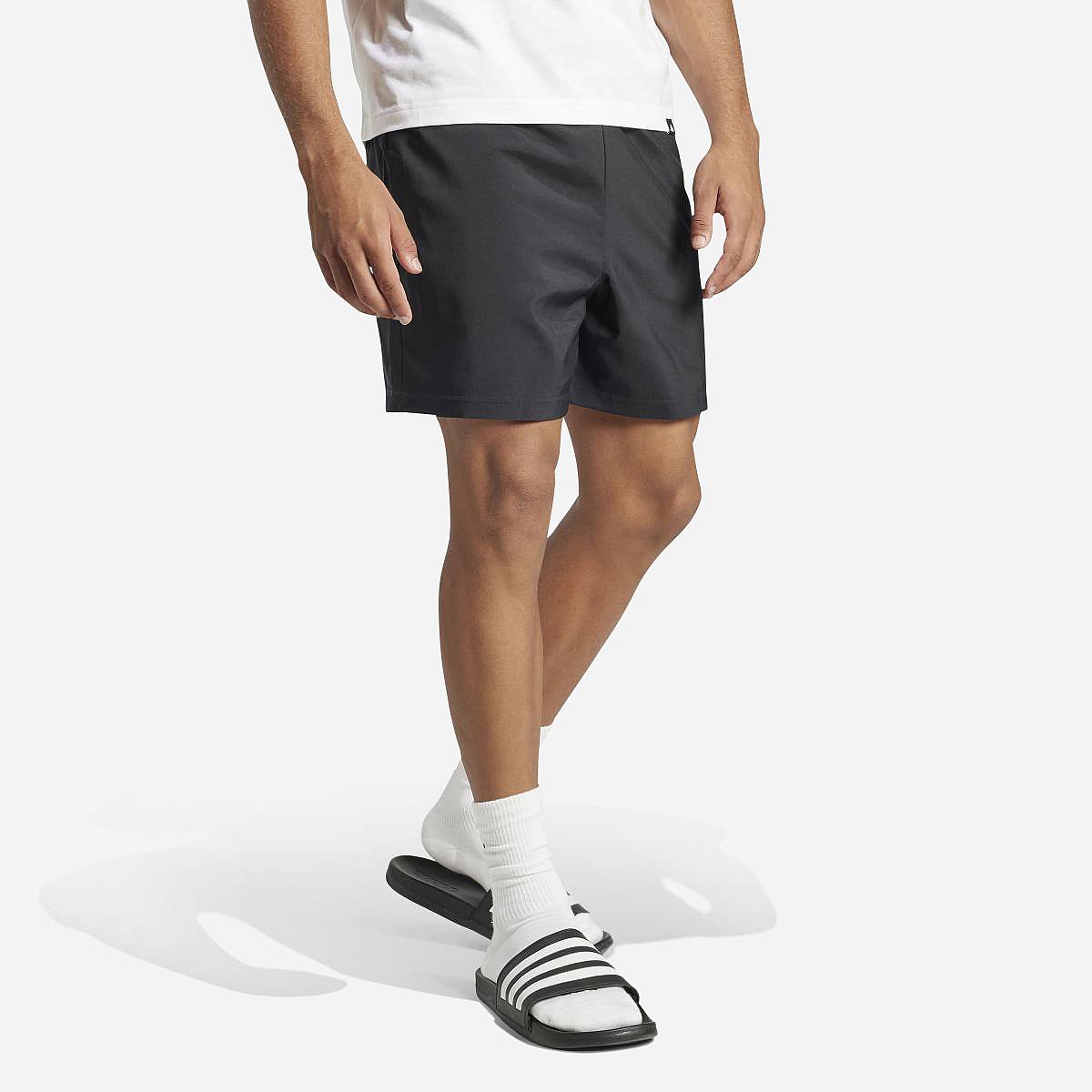 AN320914 Essentials Small Logo Chelsea Shorts