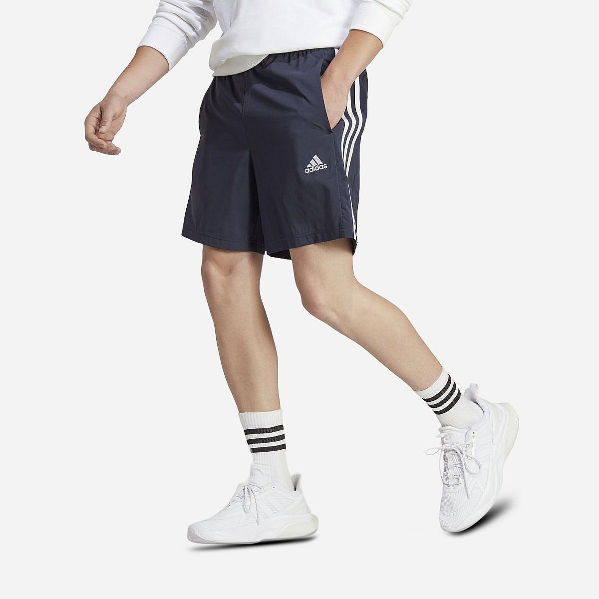 AN293095 AEROREADY Essentials Chelsea 3-Stripes Short