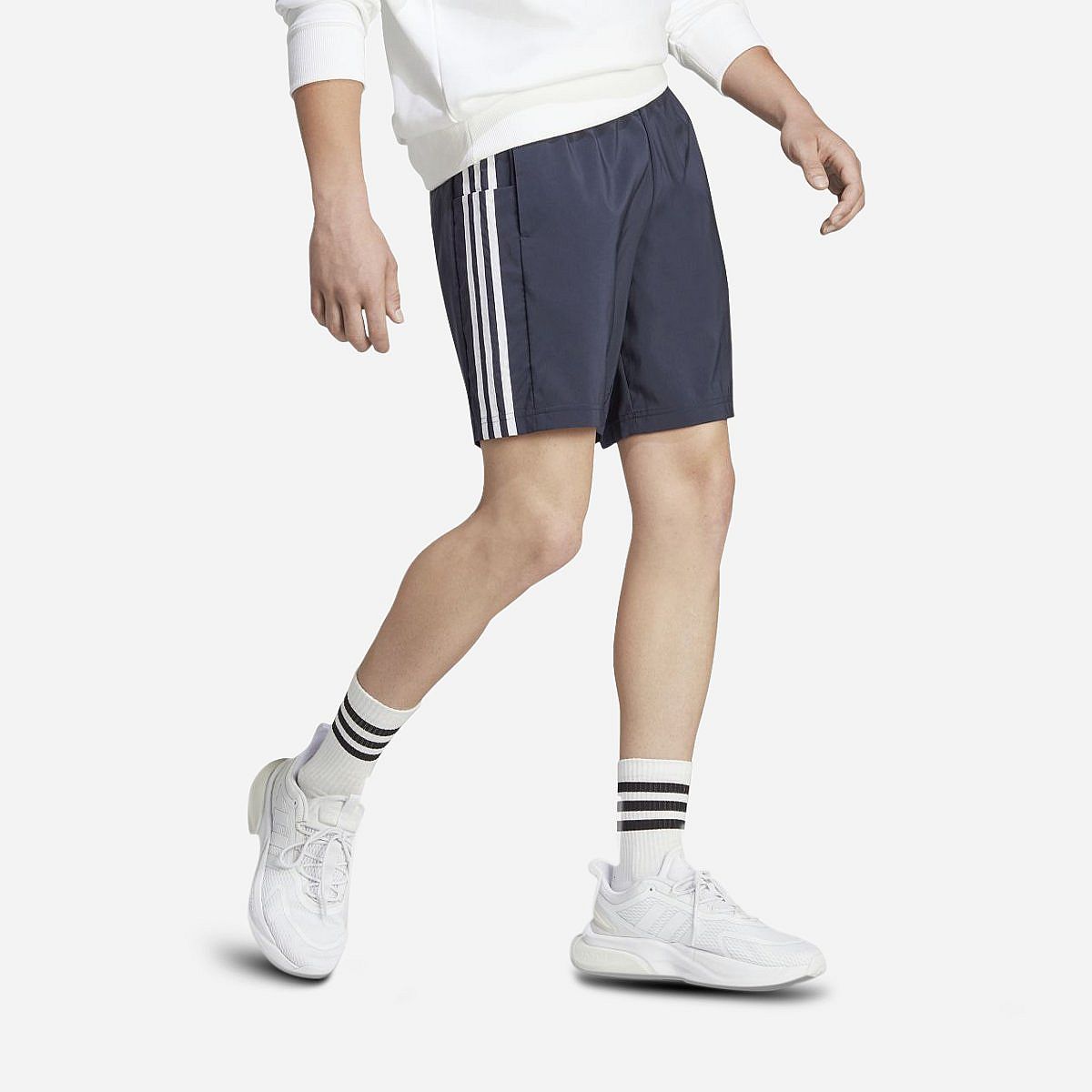 AN293095 AEROREADY Essentials Chelsea 3-Stripes Short