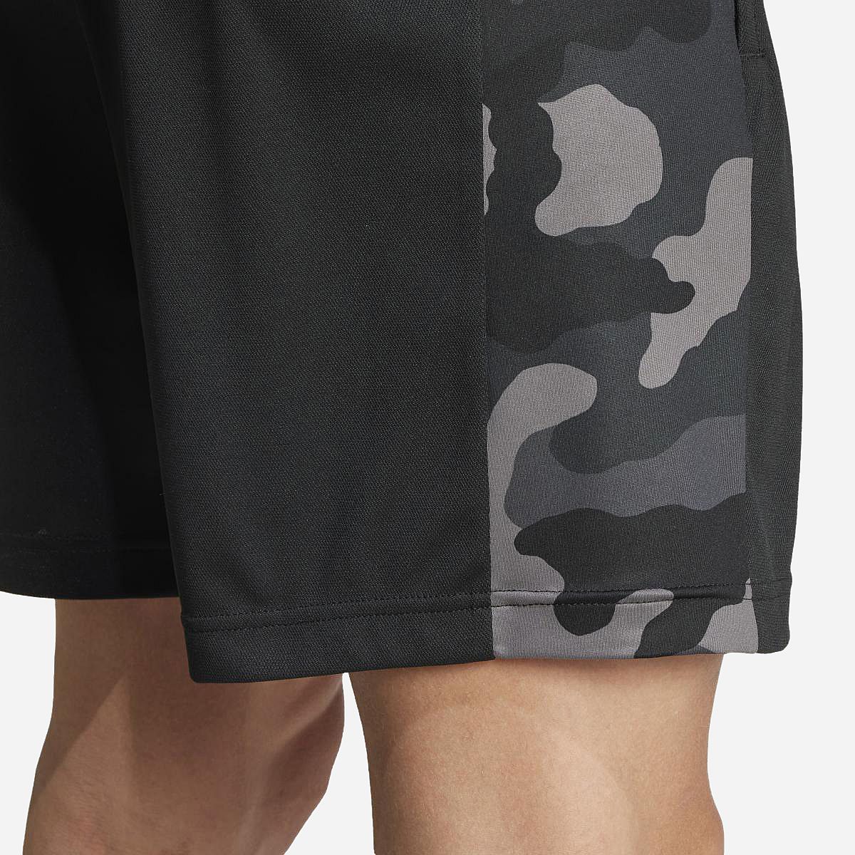 AN315935 Camo Short Heren