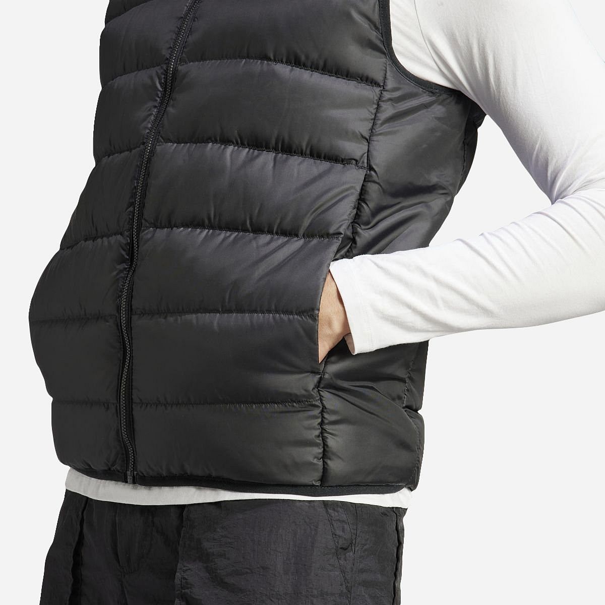 AN308669 Essentials 3-Stripes Light Donsbodywarmer